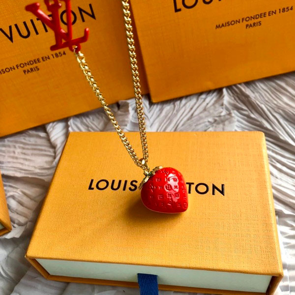 Louis Vuitton Monogram Fruits Strawberry Necklace ルイヴィトン