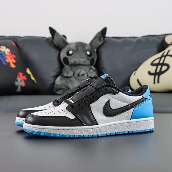 Nike Air Jordan 1 Low OG Black and Dark Powder Blue/UNC CZ0790-104 ナイキ エアジョーダン1 ロー OG ブラック アンド ダークパウダーブルー/UNC