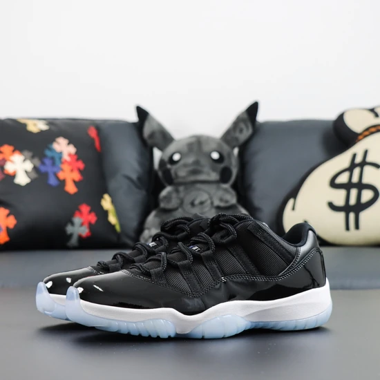 Nike Air Jordan 11 Retro Low Black and Varsity Royal/Space Jam FV5104-004 ナイキ エアジョーダン11 レトロ ロー ブラック アンド バーシティロイヤル/スペースジャム