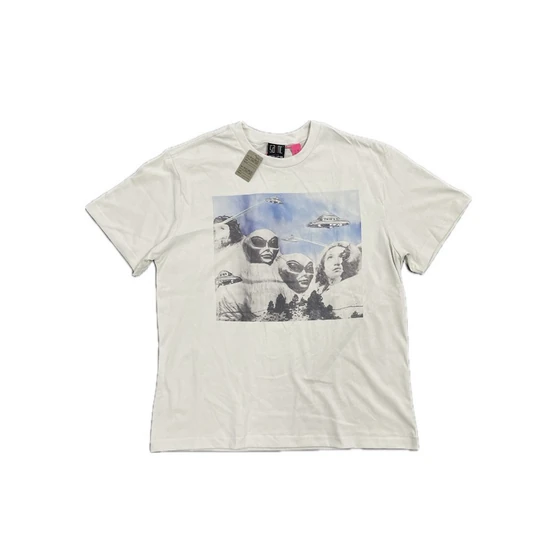 Saint Michael Graphic T-Shirt オフホワイト セイント マイケル グラフィック Tシャツ オフホワイト