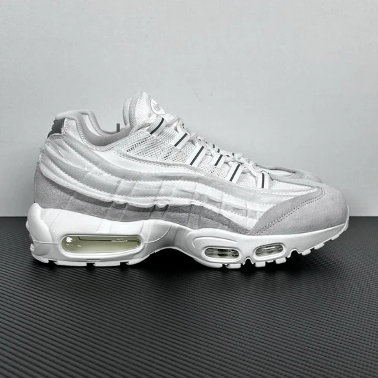 Nike Logo Sneakers ナイキ ロゴ スニーカー