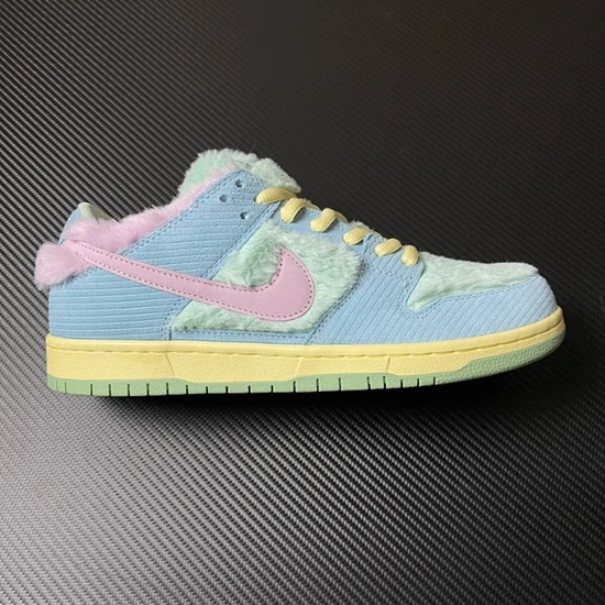 VERDY × Nike SB Dunk Low Pro QS Visty/Blue Gaze and Enamel Green FN6040-400 ヴェルディ × ナイキ SB ダンク ロー プロ QS ヴィスティ/ブルーゲイズ アンド エメラルドグリーン
