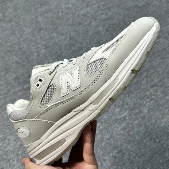 New Balance Logo Sneakers ニューバランス ロゴ スニーカー