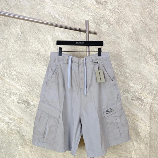 Balenciaga Flap Cargo Pockets Cargo Shorts バレンシアガ フラップ カーゴ ポケット カーゴ ショーツ