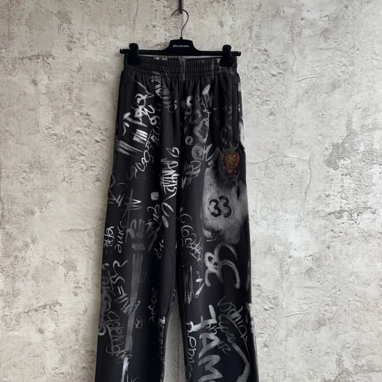 Balenciaga Graffiti Graphic Sweatpants バレンシアガ グラフィティ グラフィック スウェットパンツ