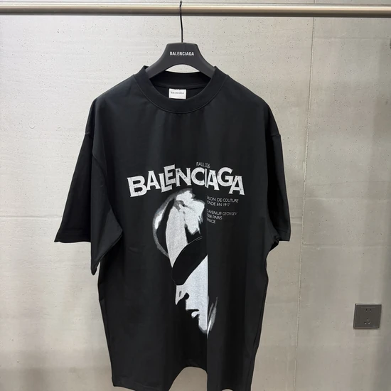 Balenciaga Portrait Graphic T-Shirt バレンシアガ ポートレート グラフィック Tシャツ
