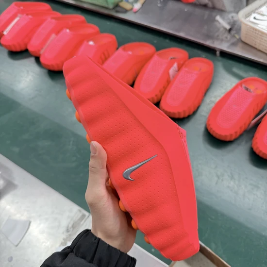 Nike Mind 001 Mules Solar Red/Hyper Crimson HQ4307-600 ナイキ マインド001 ミュール ソーラーレッド/ハイパークリムゾン