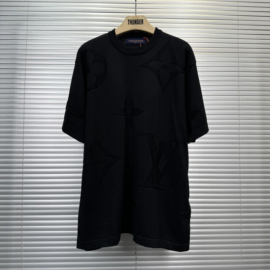 Louis Vuitton Embossing Monogram Tee ルイヴィトン エンボス モノグラム Tシャツ