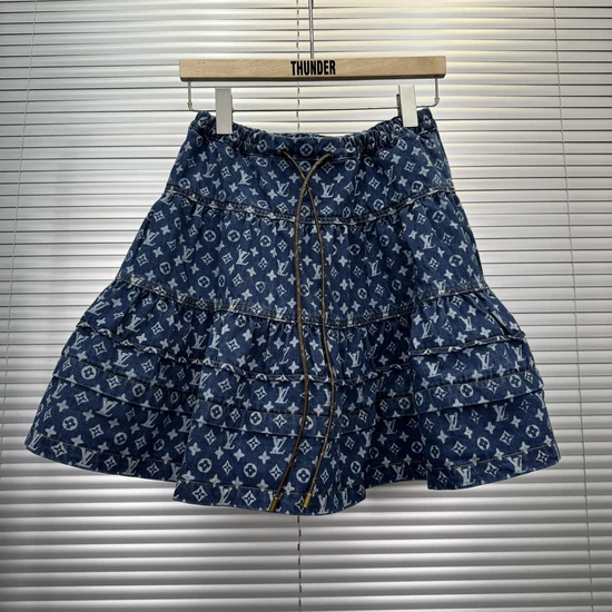 Louis Vuitton Monogram-patterned tiered denim skirt ルイヴィトン モノグラム デニムティアード スカート