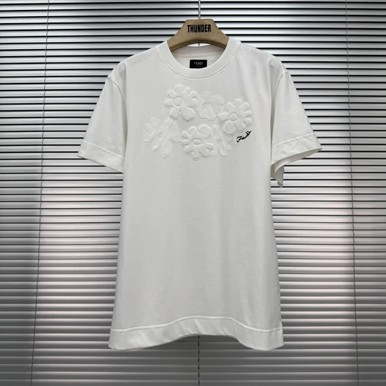 FENDI 3D Flower Motif T-Shirt フェンディ 3D フラワーモチーフ Tシャツ