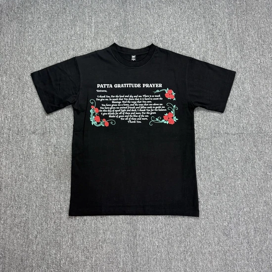 Patta Prayer T-Shirt パタ グラフィック Tシャツ