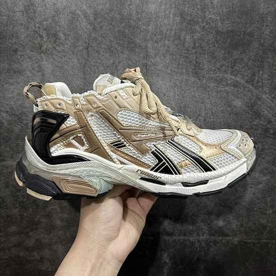 Balenciaga Runner 7.0 Sneakers Sand バレンシアガ ランナー 7.0 スニーカー サンド