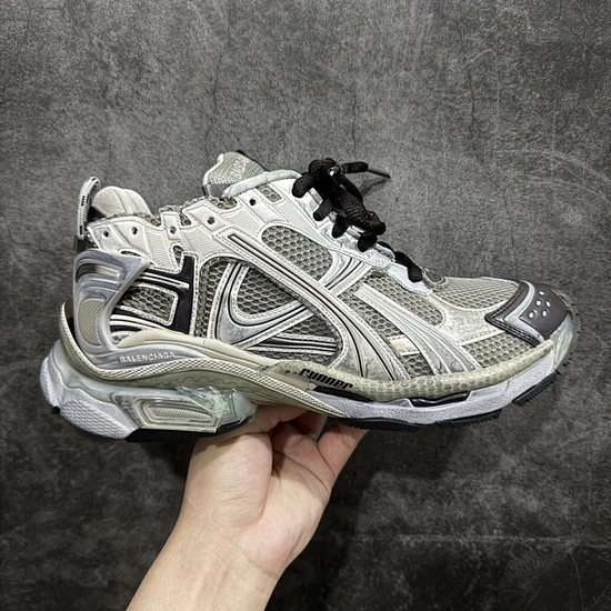 Balenciaga Runner 7.5 Sneaker Silver バレンシアガ ランナー 7.5 スニーカー シルバー