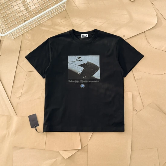 KITH x BMW M1 Portrait Vintage Tee Black キス x BMW M1 ポートレート ヴィンテージ Tシャツ ブラック