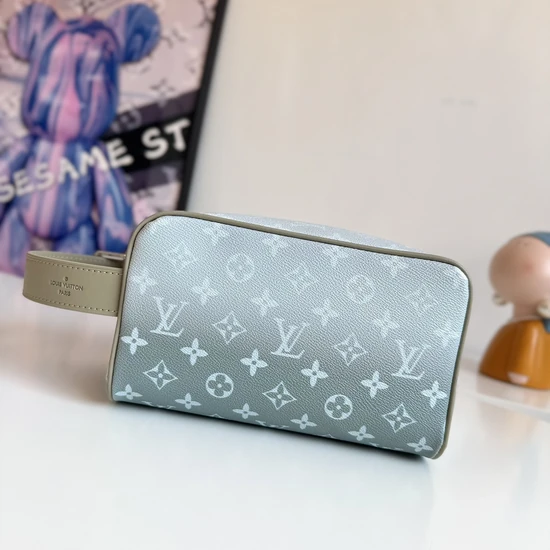 Louis Vuitton Locker Dopp Kit Monogram M83112 ルイヴィトン ロッカー ドップキット モノグラム